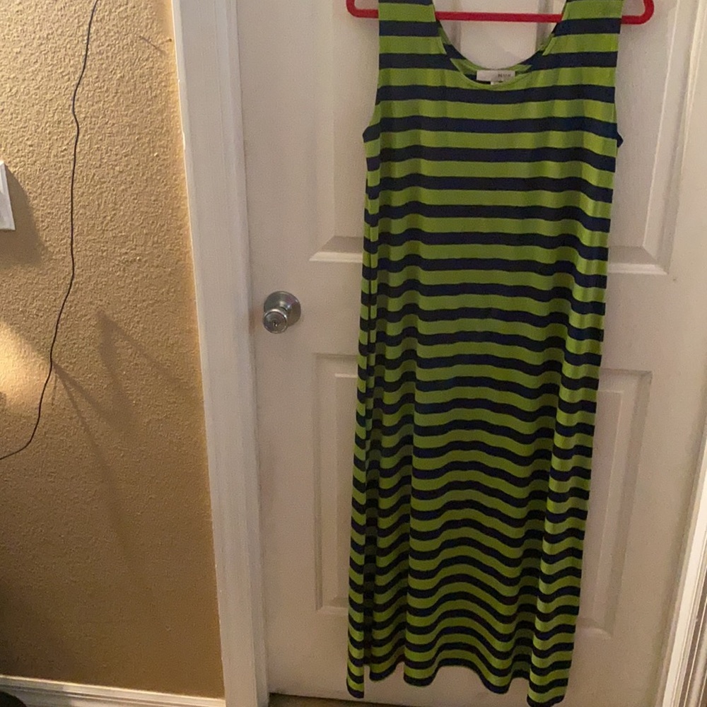 Dress - Picture 2 of 4